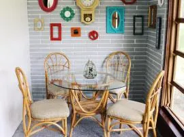 5 min from Weeki Wachee park- Fully Fenced 3 Bedroom House