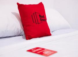 ์น๋ฅด๋ณธ์ ์์นํ ํธํ
RedDoorz @ Kings Hotel near CSB Mall