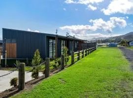 Custom designed holiday home, next to Cycleway.