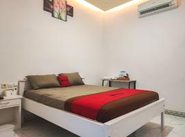 RedDoorz Syariah at Naffa Homestay, hotel en Sarolangun
