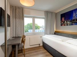 Triton, hotel din apropiere 
 de staţia de metrou Bahnstrasse, Köln