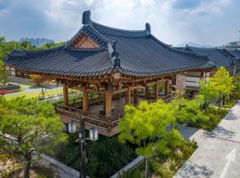 Hanok Stay Namwonyechon by Kensington, khách sạn ở Namwon