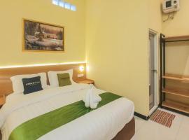 Urbanview Hotel Sakura Kampung Inggris Pare by RedDoorz – hotel w mieście Pare