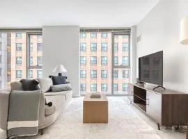 Loop 1br w pool gym lounge nr Riverwalk CHI-634