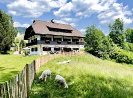 Gasthof Arriach โรงแรมในArriach