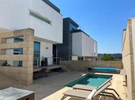 Moradia Lux RR com piscina, casa de férias em Penafiel