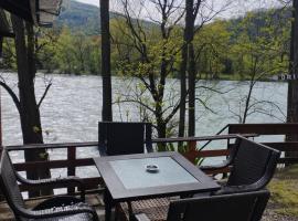Vikendica Drinski San: Bajina Bašta şehrinde bir otel