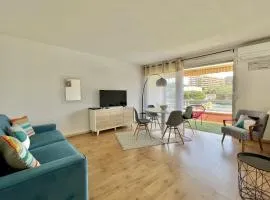 Bright studio just outside Cannes