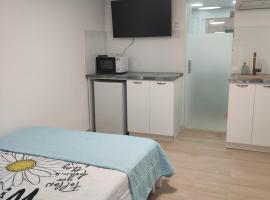 Emilie Guest House, hotelli kohteessa Haifa