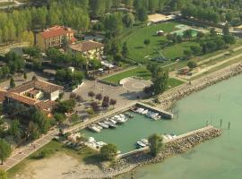 Hotel Campanello, khách sạn ở Castelnuovo del Garda