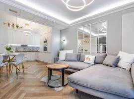 Sagaris z basenem, Sun & Snow