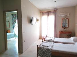 Marinos Studios - 1st floor apartment, hotel en Poros