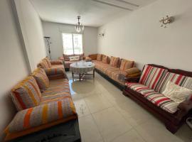Cozy apartment/Beachfront, Ferienwohnung in Tanger