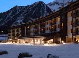 Maison Poluc hotel apartments, hotel di Champoluc