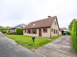 Villa in St-Idesbald near Sea Beach