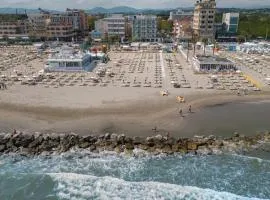 Hotel Augustus- Davanti a noi c'è solo il mare