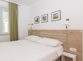 Casa Mia - Apartments & Suites, family hotel in Koper