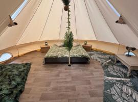 Le Tipi Tropical au bord de la rivière, луксозна палатка в Миос