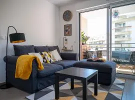PWS - Sunny modern flat near Juan Les Pins Pinede & beach - Terrace & AC!