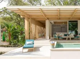 New Beachfront House - Casa Aura
