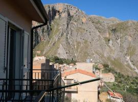 Madonie Mountain Retreat, Sicily, отель с парковкой в городе Isnello