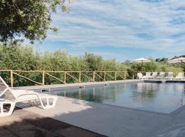 Agriturismo Torraiolo, serviced apartment in Barberino di Val dʼElsa