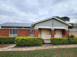 Harukooto Suites, viešbutis mieste Fort Portal