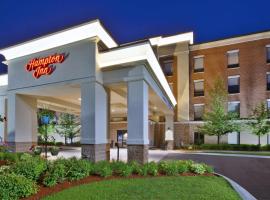 Hampton Inn Commerce/Novi, hotel cerca de Aeropuerto internacional de Oakland County - PTK, Walled Lake