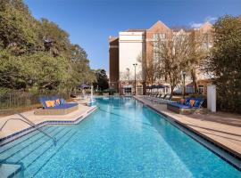 Hilton University of Florida Conference Center Gainesville, отель в городе Гейнсвилл, рядом находится Центр исполнительских искусств имени Кертиса М. Филлипса