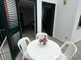 Casa Leukos Salento - con terrazza privata, hotel v destinaci Vignacastrisi