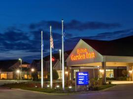 Hilton Garden Inn Milwaukee Northwest Conference Center, hotel con piscina en Milwaukee