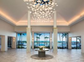 Hilton Marco Island Beach Resort and Spa, отель в городе Марко-Айленд