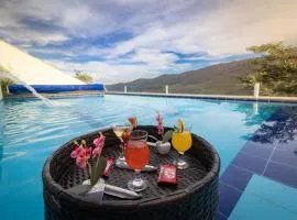 Até 8 Hóspedes, Piscina Panorâmica, Salão de Jogos Premium e Brinquedoteca