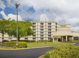 DoubleTree by Hilton Orlando East - UCF Area, hotel cerca de Addition Financial Arena, Orlando