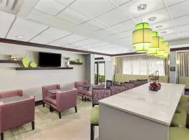 Spark by Hilton Atlanta Kennesaw Town Center