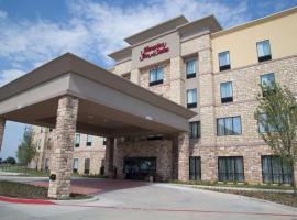 Hampton Inn and Suites by Hilton McKinney、マッキニーにあるGarrett Art Galleryの周辺ホテル