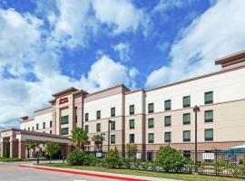Hampton Inn & Suites Houston North IAH, TX, отель в Хьюстоне, рядом находится Торговый центр Greenspoint