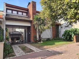 Casa 5 personas. Calle principal Cañuelas, апартаменти у місті Каньюелас