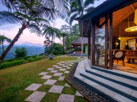 Puri Naga Toya Bali -Escape with Style for Families, hotel v destinaci Penginyahan