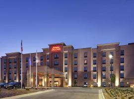 Hampton Inn & Suites Milwaukee/Franklin, hotel in Franklin