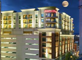 Hampton Inn & Suites - Roanoke-Downtown, VA、ロアノークのペット同伴可ホテル