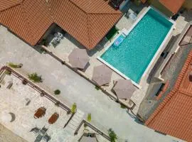 Draganigo Luxury Stone Houses 40 min from Matala