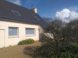 Maison avec jardin clos La Roche Jaudy, hotelli kohteessa La Roche-Derrien