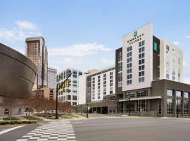Embassy Suites by Hilton Charlotte Uptown, hotel in Charlotte