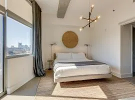Amazing 2 Bd 4th floor condo with spectacular views