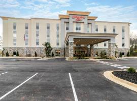 Hampton Inn Locust Grove، فندق في لوكوست غروف