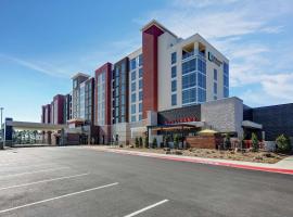 Embassy Suites by Hilton Jonesboro Red Wolf Convention Center, hotel v destinaci Jonesboro