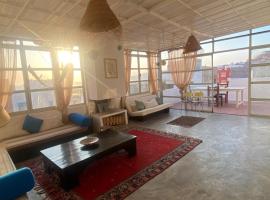 Anir of sea tamraght – hostel w mieście Agadir