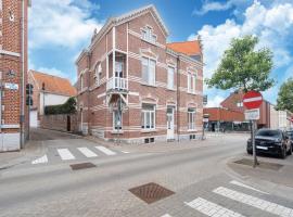 Historic building with a high level of finishing in Borgloon, semesterhus i Borgloon