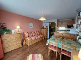 Appartement cosy au cœur d'Autrans, 100m des pistes, balcon, 28m², 4 pers, bien équipé, 2 étoiles - FR-1-737-36
